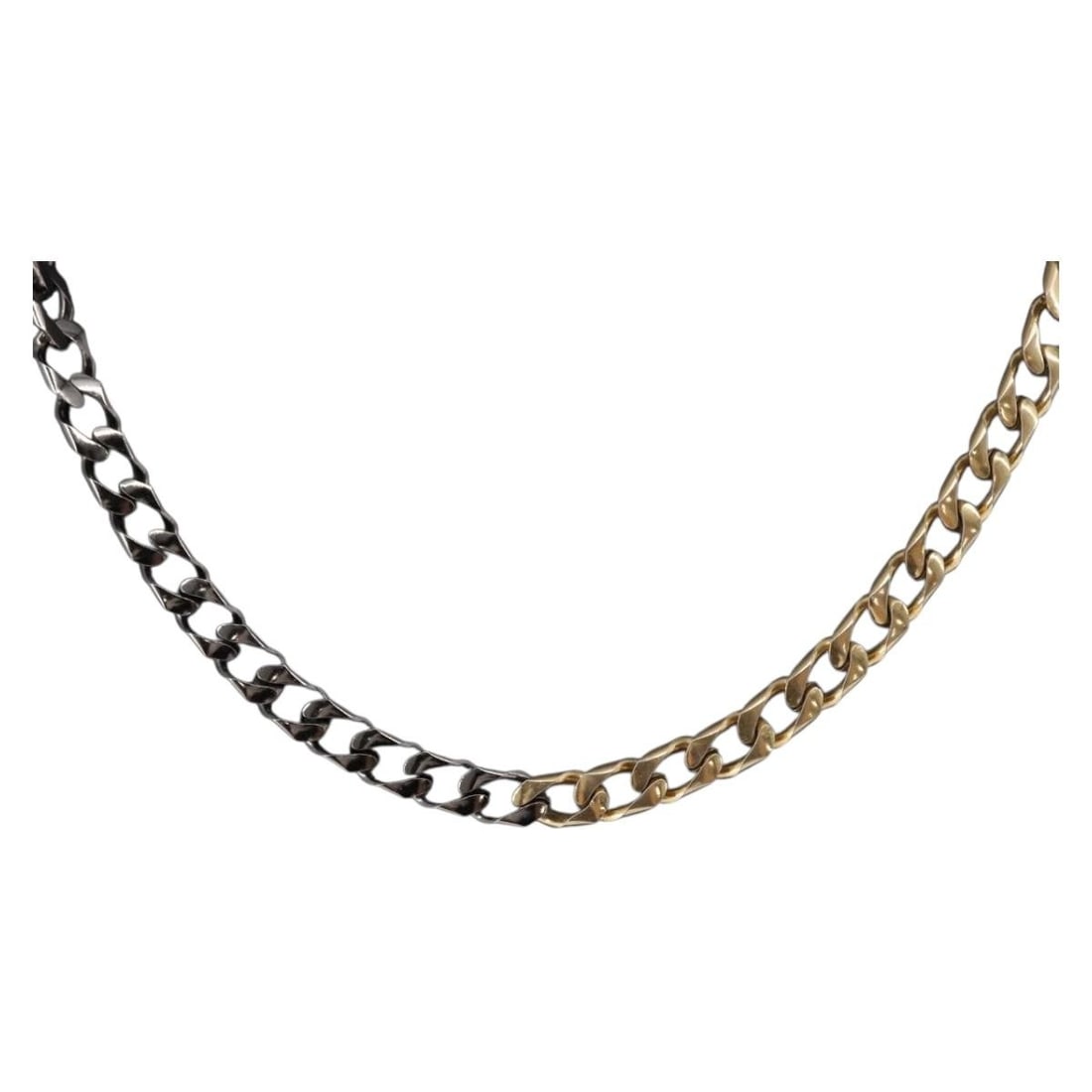 GIVENCHY Gold Tone Chain Necklace Authentic 106cm: GIVENCHY Gold Tone Chain Necklace Authentic 106cm This GIVENCHY chain necklace is a stunning accessory that features a sleek design crafted from durable metal with a luxurious gold tone finish. The to