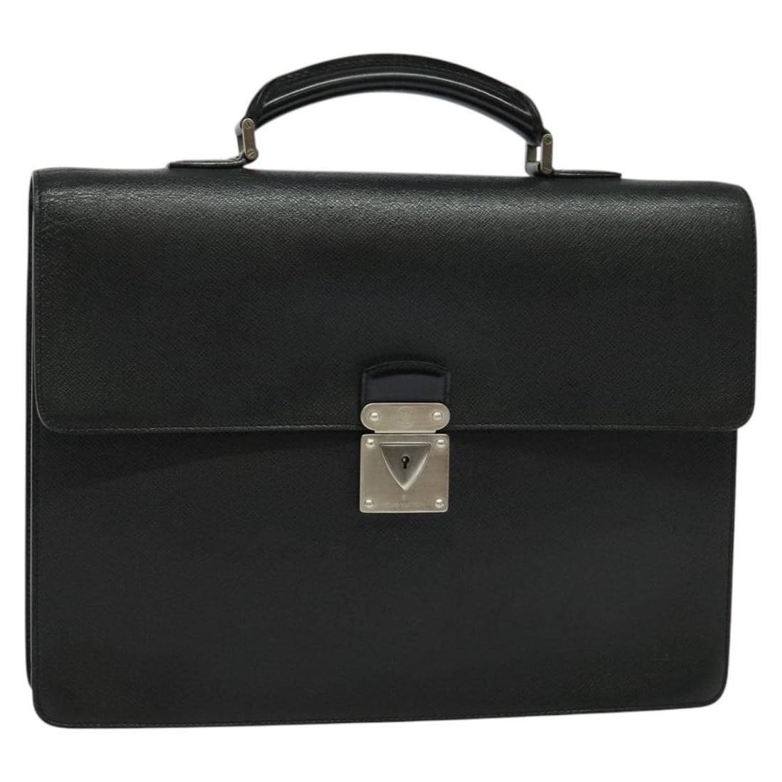 LOUIS VUITTON Taiga Blast 1 Briefcase Boreal Leather Auth BA2017: LOUIS VUITTON Taiga Blast 1 Briefcase Boreal Leather Auth BA2017 Presenting the LOUIS VUITTON Taiga Blast 1 Briefcase in a sophisticated Boreal color. Crafted from premium Taiga leather, this briefcas