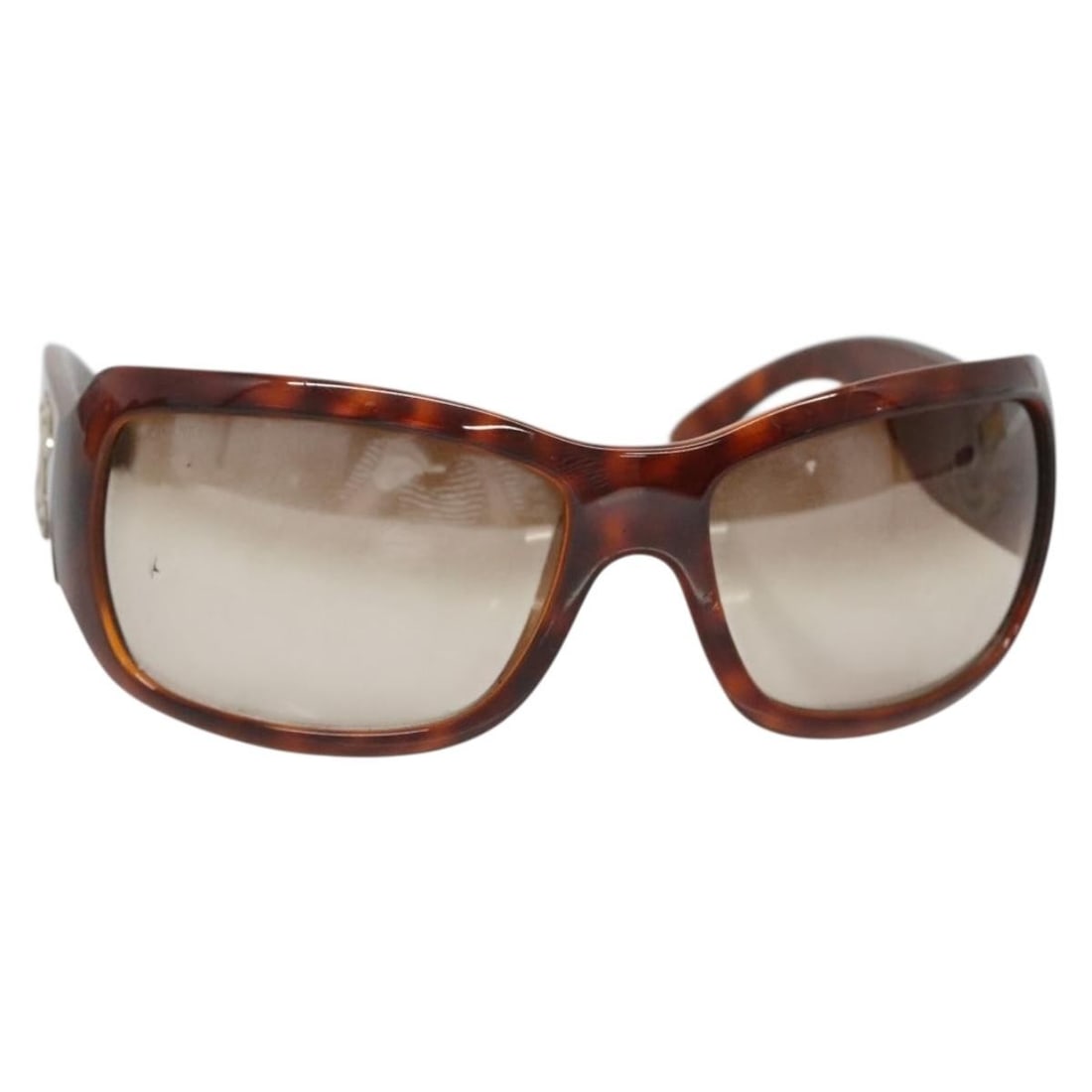 CHANEL Brown Plastic Sunglasses Made in Italy Authentic: CHANEL Brown Plastic Sunglasses Made in Italy Authentic Elevate your accessory collection with these authentic CHANEL sunglasses, crafted in Italy. Featuring a sleek brown plastic frame, these sunglas