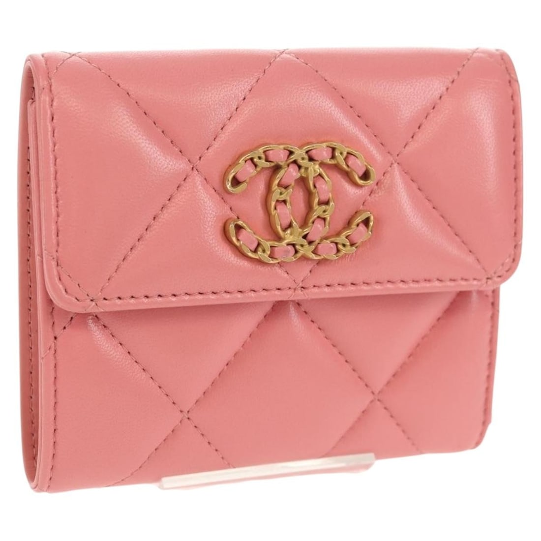 CHANEL Pink Silver Lamb Skin Bifold Wallet Auth BA8708V: CHANEL Pink Silver Lamb Skin Bifold Wallet Auth BA8708V This CHANEL Matelasse Bifold Wallet is a luxurious accessory crafted from high-quality lambskin leather in a stunning pink and silver color comb
