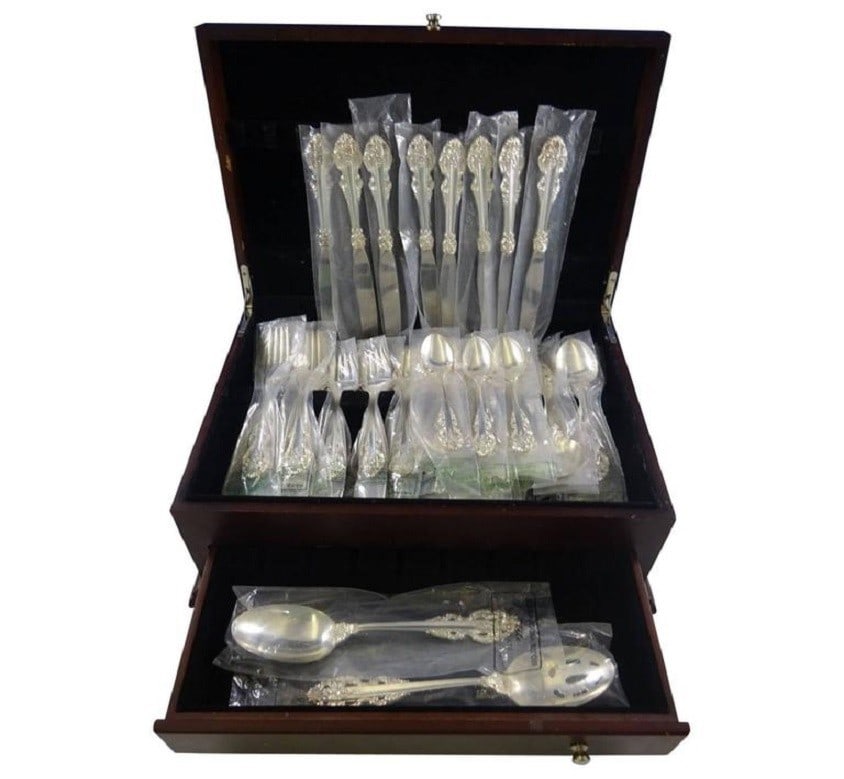 Reed and Barton Chambord Silverplate Flatware Set for 8 with 50 Pieces and Storage Chest (1 of 9)