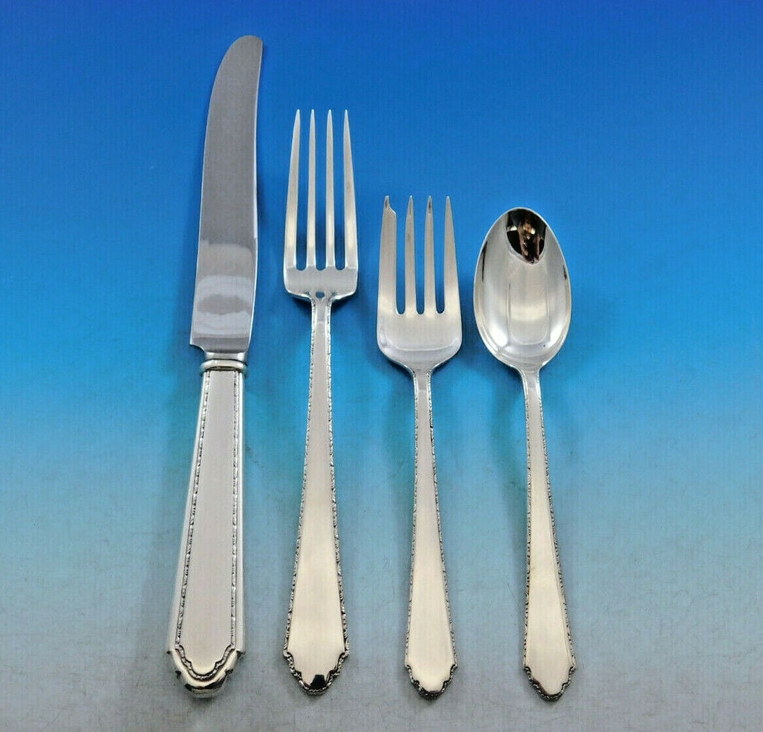 Lunt William & Mary Sterling Silver Flatware Set 35 Pieces for 8 with Storage Chest (1 of 7)