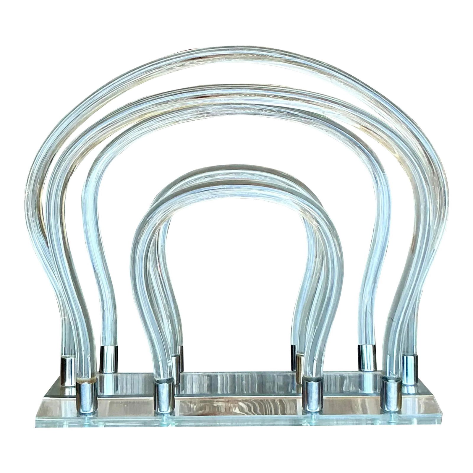 Dorothy Thorpe Inspired Vintage Lucite Magazine Rack: Dorothy Thorpe Inspired Vintage Lucite Magazine Rack This stunning vintage magazine rack, attributed to designer Dorothy Thorpe, features a captivating blend of lucite and chrome, epitomizing mid-cent