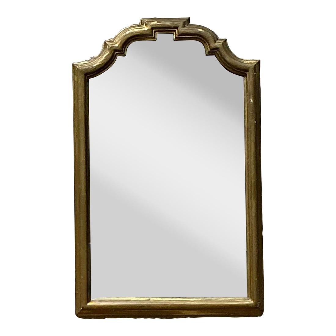 Vintage Regency Gilt Chippendale Mirror 20.75 x 32.75 Elegant Frame: Vintage Regency Gilt Chippendale Mirror 20.75 x 32.75 Elegant Frame This exquisite vintage Regency-style mirror showcases an elegant Chippendale-inspired frame adorned with a striking gilt finish. Its