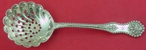 Dominick & Haff Charles II Sterling Silver Sugar Sifter 6" Fluted: Dominick & Haff Charles II Sterling Silver Sugar Sifter 6" Fluted This exquisite sugar sifter is crafted from sterling silver by Dominick & Haff, featuring the elegant Charles II pattern. Measuring 6