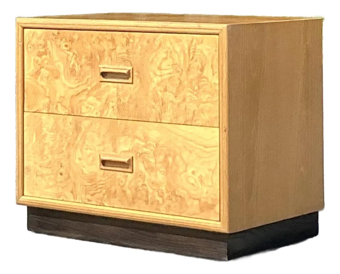 Vintage Henredon Scene Two Burlwood Nightstand Modern Design: Vintage Henredon Scene Two Burlwood Nightstand Modern Design This exquisite vintage Henredon Scene Two nightstand showcases the stunning beauty of burl wood, featuring intricate grain patterns and war