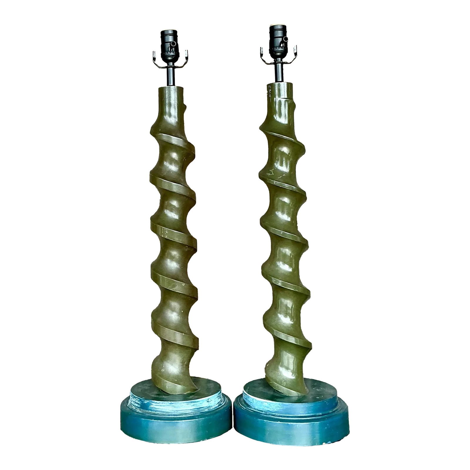 Vintage Boho Wood Screw Lamps Pair Olive 28in: Vintage Boho Wood Screw Lamps Pair Olive 28in Enhance your space with this pair of vintage boho lamps, featuring beautifully turned wood bases adorned with intricate screw-like detailing. Their rustic