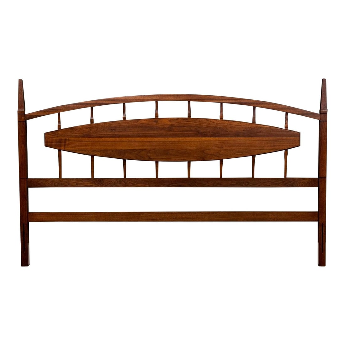 Refinished Walnut King Headboard Mid Century Modern USA 1960s: Refinished Walnut King Headboard Mid Century Modern USA 1960s Introducing a stunning mid-century modern king size headboard, expertly crafted from walnut and professionally refinished to restore its o