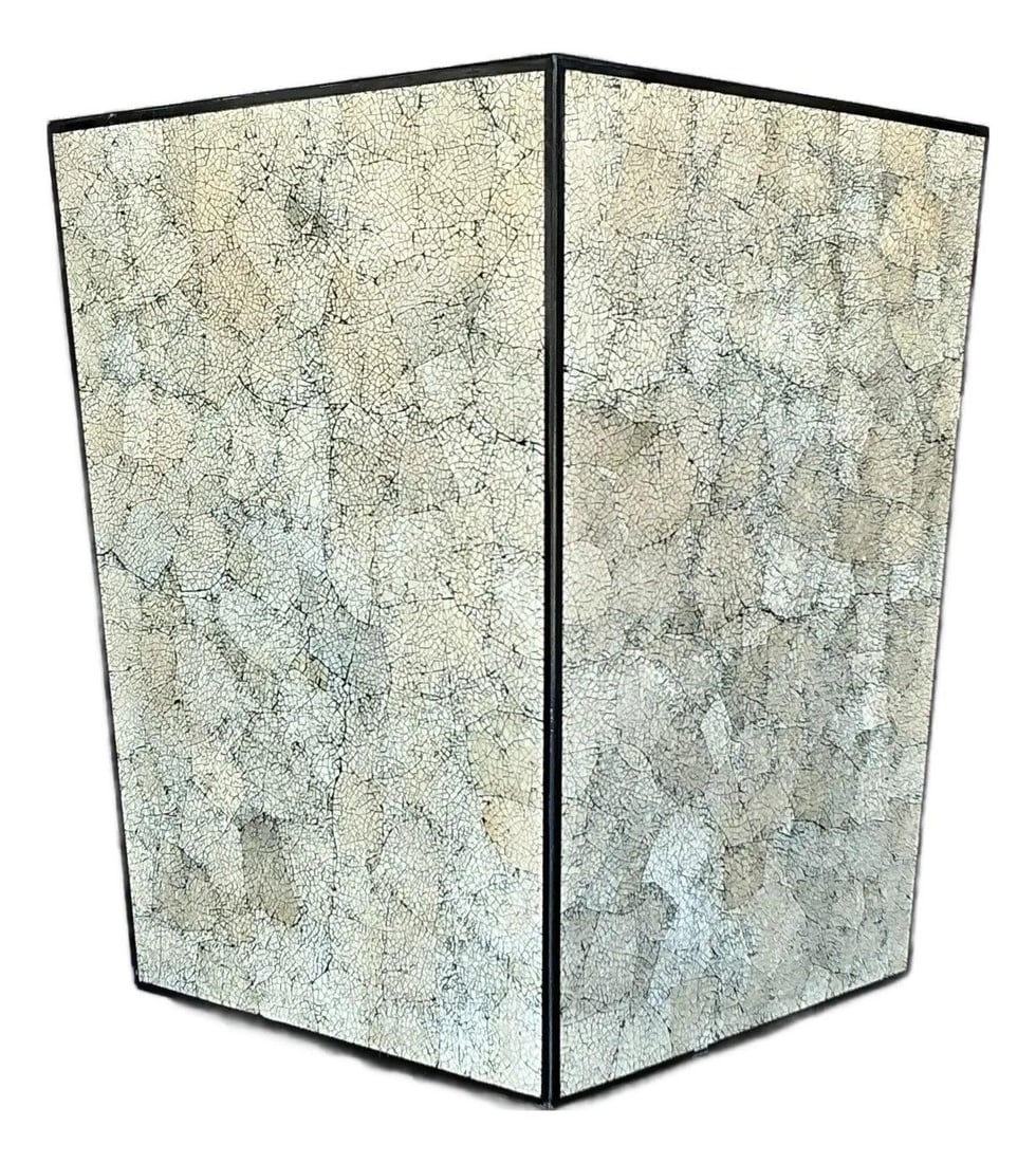 Vintage Boho Coquille D'Oeuf Eggshell Accent Table: Vintage Boho Coquille D'Oeuf Eggshell Accent Table Elevate your decor with this Vintage Boho Coquille D'Oeuf Eggshell Side Table, an exquisite piece that embodies rare artistry and vintage sophisticat