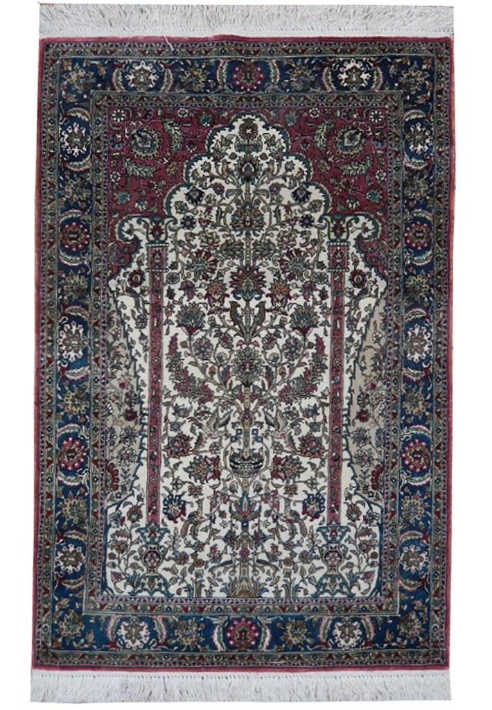 Exquisite 2' x 3' Fine Silk Hand-Knotted Area Rug in Ivory: Exquisite 2' x 3' Fine Silk Hand-Knotted Area Rug in Ivory Free continental US Shipping Indulge in luxury with this exquisite 2' x 3' Fine Silk Hand-Knotted Rug. Handcrafted by skilled artisans, it ep