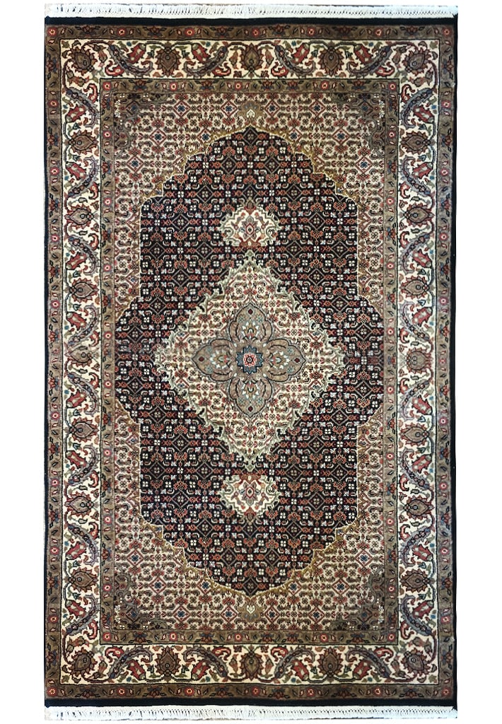 3.1 x 5.1 Hand-Knotted Wool Silk Rug Mahi Tabriz Handmade India: 3.1 x 5.1 Hand-Knotted Wool Silk Rug Mahi Tabriz Handmade India Free continental US Shipping Discover the elegance of our exquisite 3.1 x 5.1 Fine Quality Hand-Knotted Wool and Silk Rug, a true master