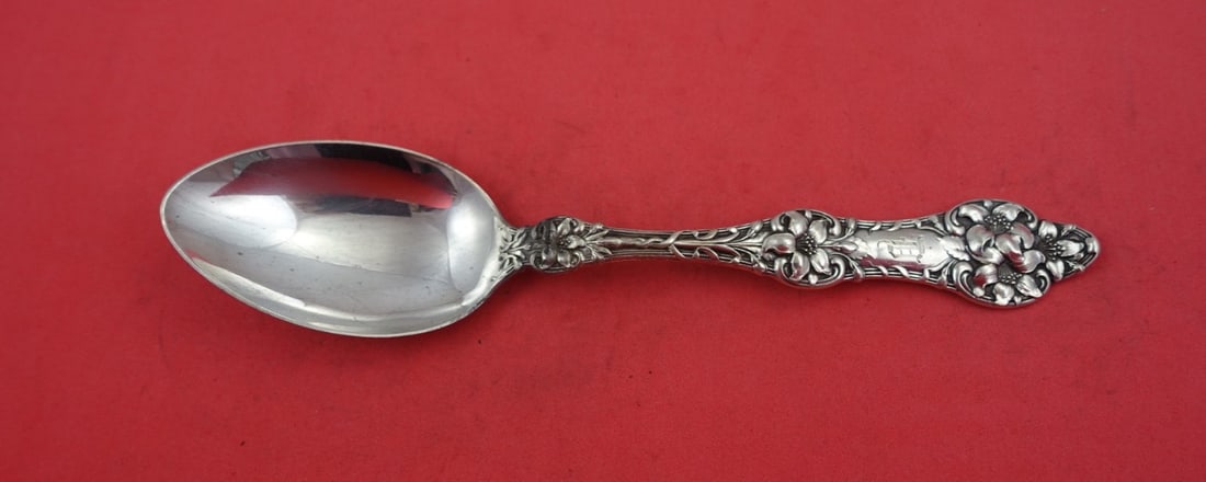 Alvin Gorham Old Orange Blossom Sterling Silver Dinner Spoon 8 3/8": Alvin Gorham Old Orange Blossom Sterling Silver Dinner Spoon 8 3/8" This exquisite dinner spoon features the classic Old Orange Blossom pattern by Alvin, crafted in high-quality sterling silver. Measu