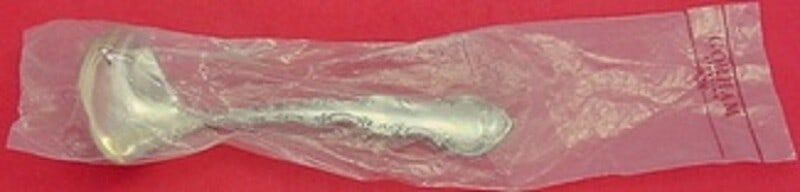 Gorham Strasbourg Sterling Silver Gravy Ladle 6 7/8 in New: Gorham Strasbourg Sterling Silver Gravy Ladle 6 7/8 in New Discover the elegance of the Strasbourg gravy ladle by Gorham, crafted from high-quality sterling silver. This exquisite piece measures 6 7/8