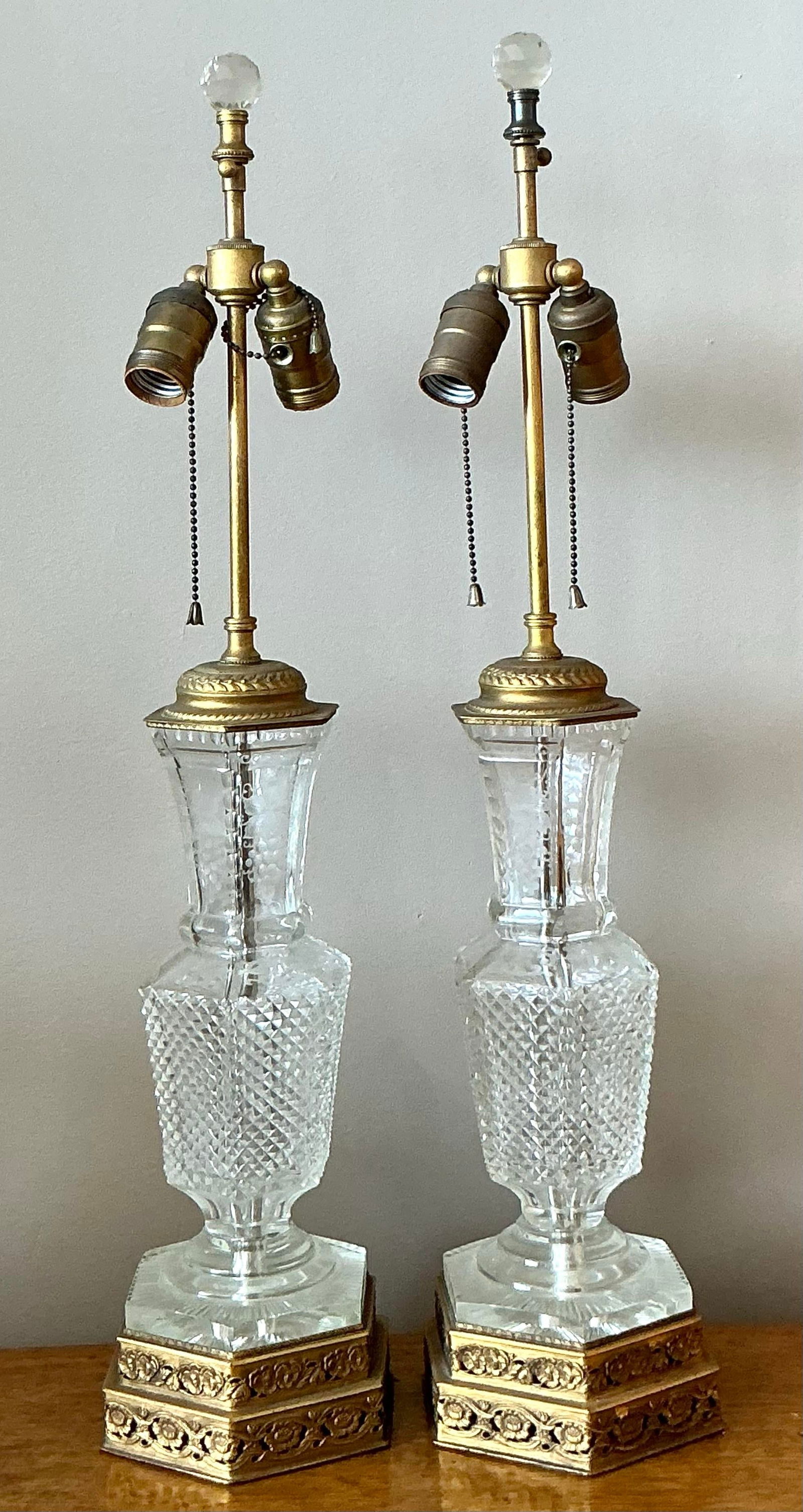Elegant Vintage Pair of Regency Cut Crystal Lamps 27 Inches - 7