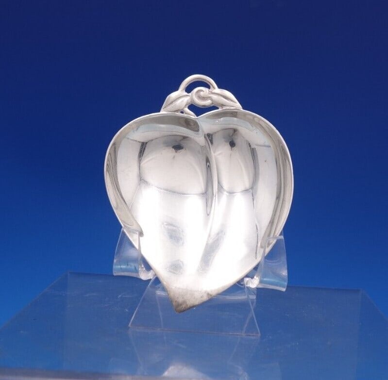 Tiffany & Co Sterling Silver Leaf Nut Dish with Feet 1.25 ozt (1 of 9)