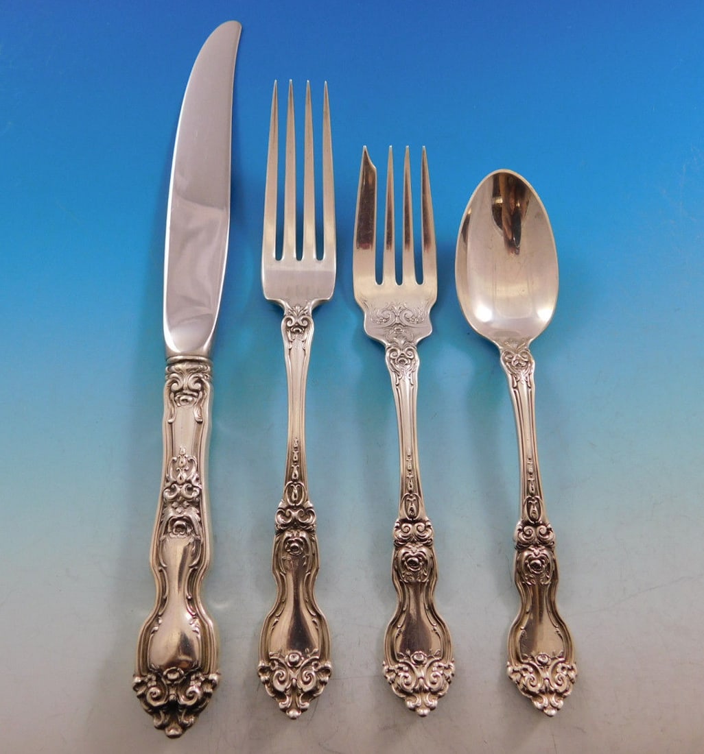 Wallace La Reine Sterling Silver Flatware Set for 8 - 32 Pieces with Storage Chest (1 of 5)