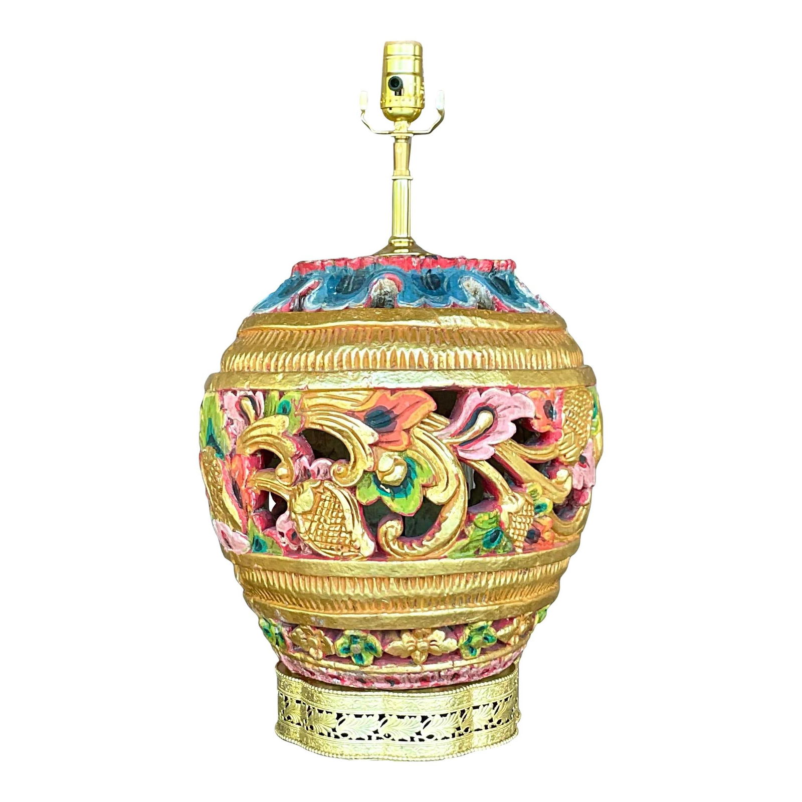 Vintage Boho Table Lamp Hand Carved Wood Brass Base 21.5 in: Vintage Boho Table Lamp Hand Carved Wood Brass Base 21.5 in Illuminate your space with this Vintage Boho Carved Wood Table Lamp, featuring a stunning hand-carved wooden body set on a vintage brass pli