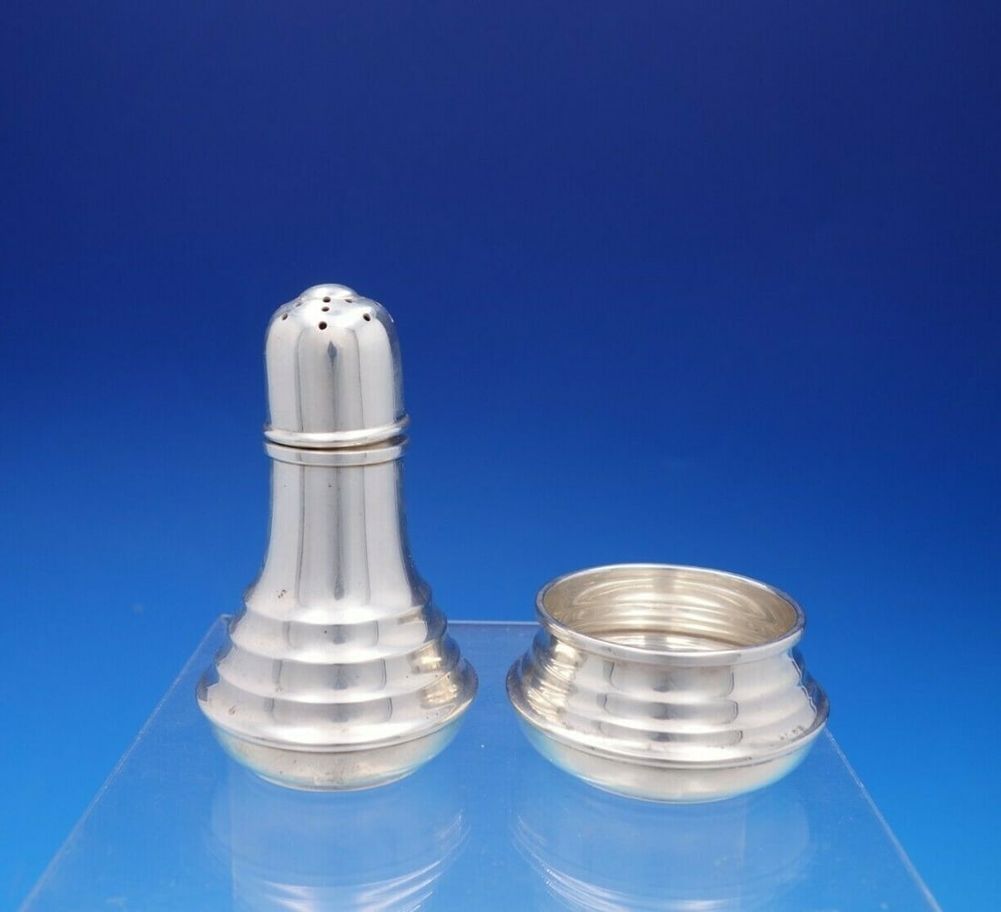 Kirk Old Maryland Plain Sterling Silver Salt Dip Pepper Shaker Set 2pc: Kirk Old Maryland Plain Sterling Silver Salt Dip Pepper Shaker Set 2pc Elevate your dining experience with this exquisite set of Old Maryland Plain Sterling Silver Salt Dip and Pepper Shakers by Kirk,