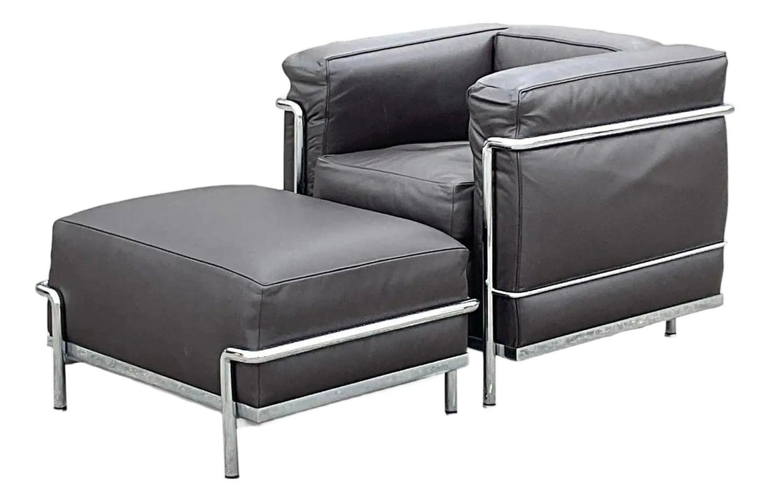 Cassina LC2 Petite Modele Leather Chair with Ottoman Italian Modern Design: Cassina LC2 Petite Modele Leather Chair with Ottoman Italian Modern Design This vintage Italian Cassina LC2 Petite Modele chair and ottoman set features the iconic Le Corbusier design. Upholstered in