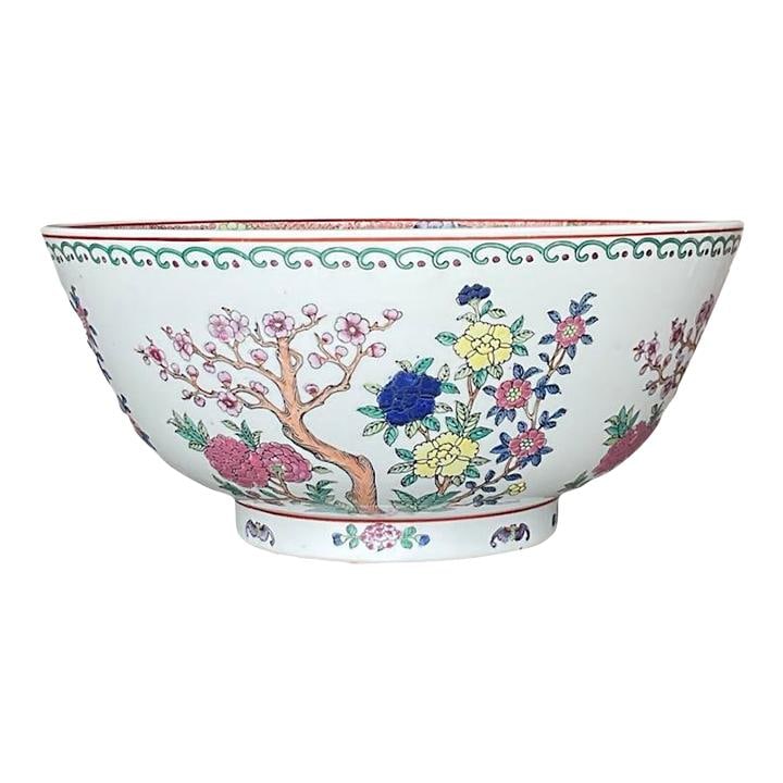 Vintage Asian Ceramic Centerpiece Bowl 14.25" Boho Design: Vintage Asian Ceramic Centerpiece Bowl 14.25" Boho Design Introducing a stunning vintage Asian centerpiece ceramic bowl that embodies classic elegance. This fabulous piece features intricate vines and