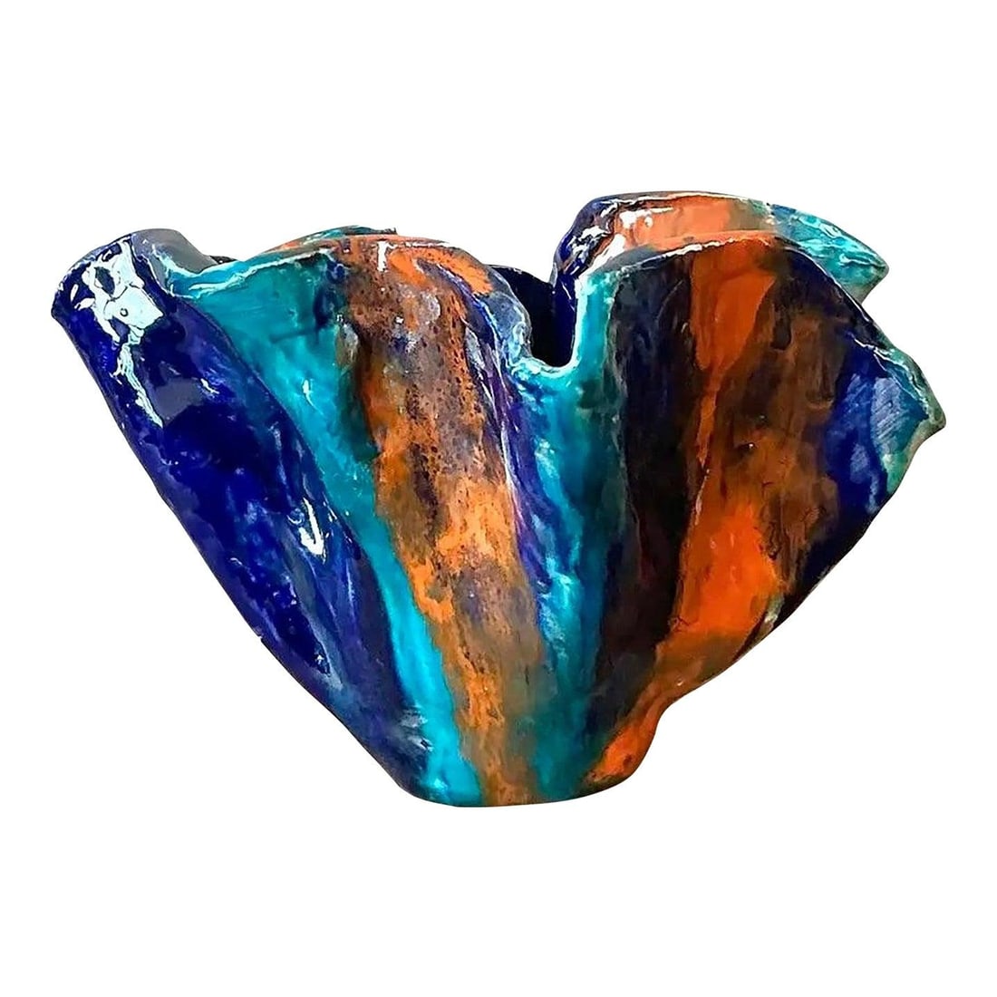 1970s Vintage Boho Studio Pottery Bowl with Ruffled Rim: 1970s Vintage Boho Studio Pottery Bowl with Ruffled Rim Discover a striking vintage studio pottery bowl that beautifully encapsulates expressive ceramic art from the 1970s. This piece showcases a