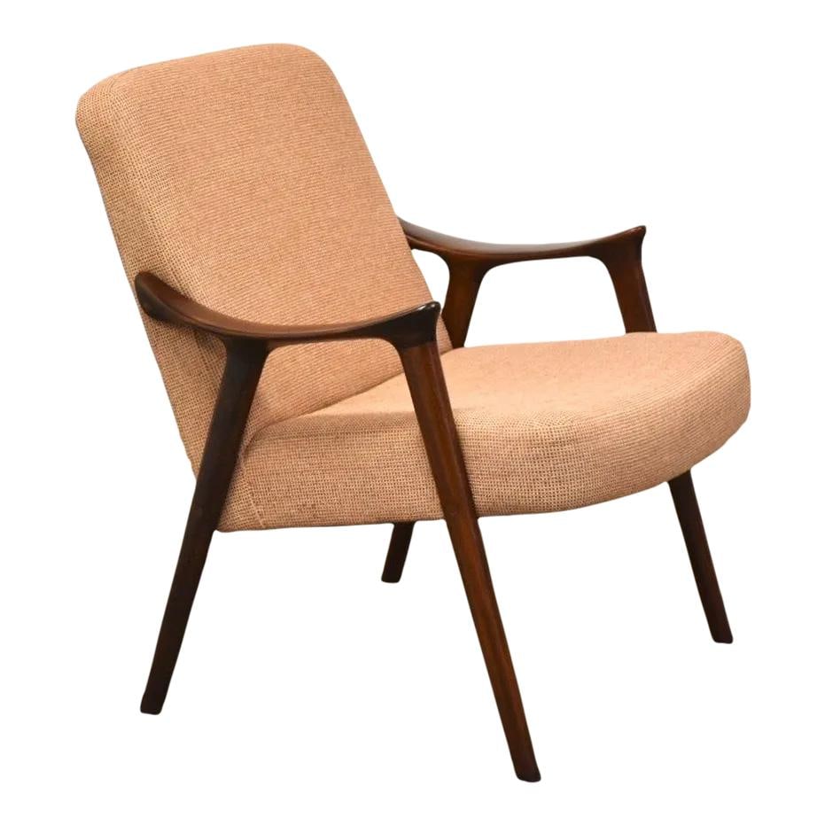 1960s Relling Klarinett Teak Lounge Chair by Westnofa: 1960s Relling Klarinett Teak Lounge Chair by Westnofa This stunning mid-century modern lounge chair features a beautifully crafted afromosia teak frame, designed by the renowned Adolf Relling for West