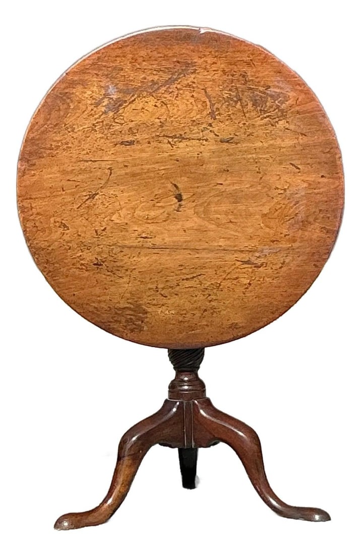 Vintage Regency Mahogany Tilt Top Side Table with Cabriole Legs: Vintage Regency Mahogany Tilt Top Side Table with Cabriole Legs Enhance your living space with this Vintage Regency Tilt Top Side Table, a perfect blend of functionality and style. Crafted from mahoga