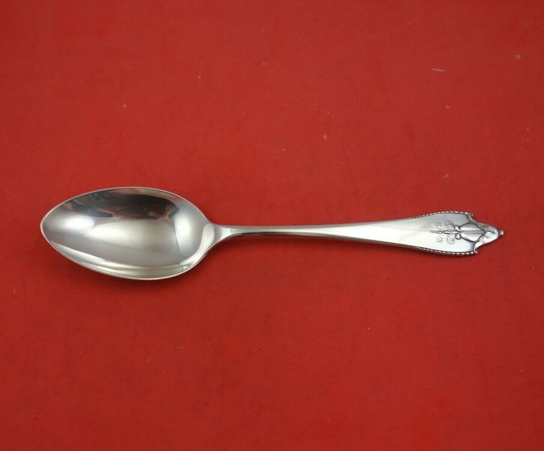 Georg Jensen Akkeleje Sterling Silver 8 Inch Dinner Spoon: Georg Jensen Akkeleje Sterling Silver 8 Inch Dinner Spoon This exquisite dinner spoon from the Akkeleje pattern by Georg Jensen is crafted from high-quality sterling silver, measuring 8 inches in leng