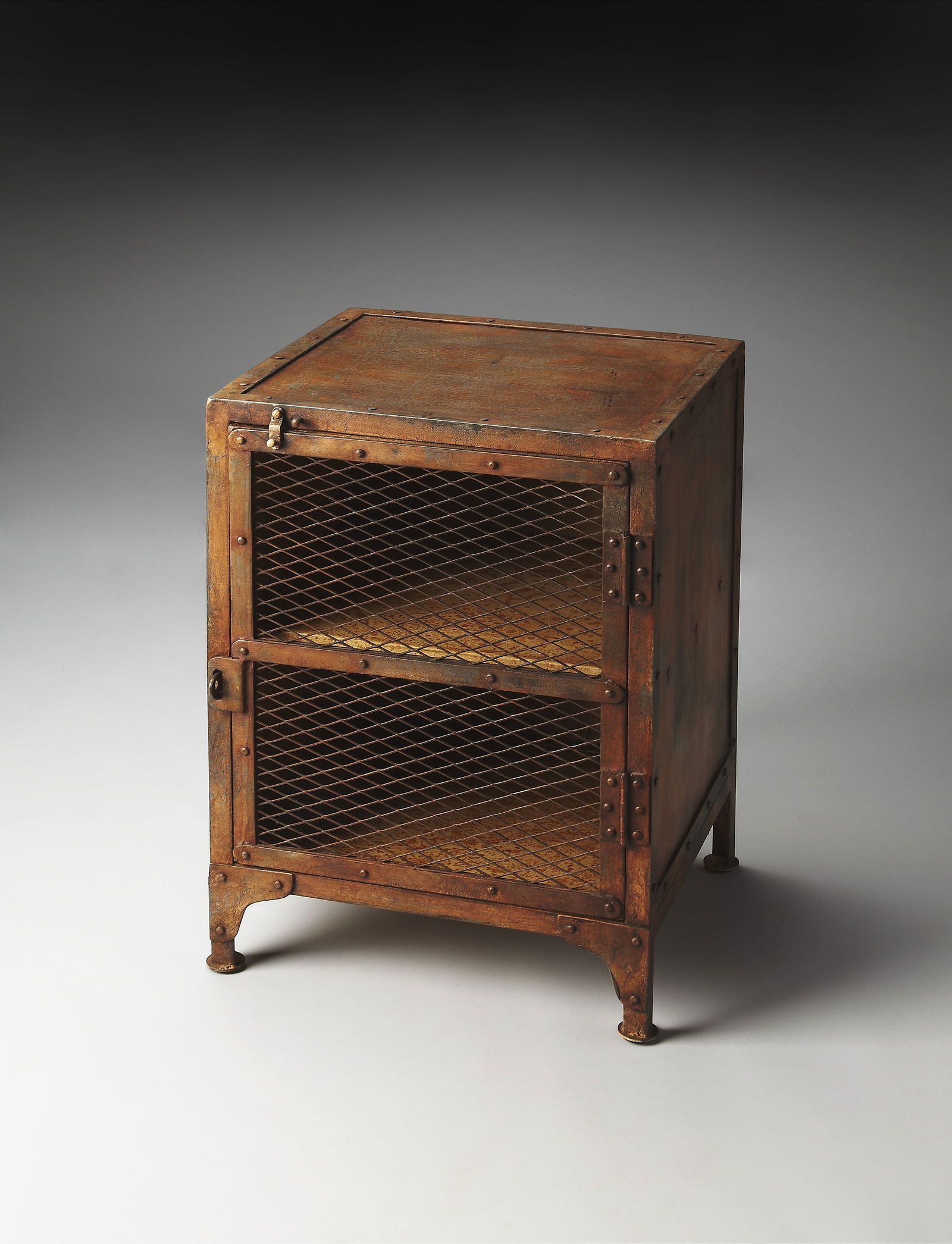 Butler Rustic Cast Iron Chairside Chest Industrial Style: Butler Rustic Cast Iron Chairside Chest Industrial Style Enhance your living space with this Rustic Cast Iron Chairside Chest, designed in an industrial style that combines vintage charm with modern f