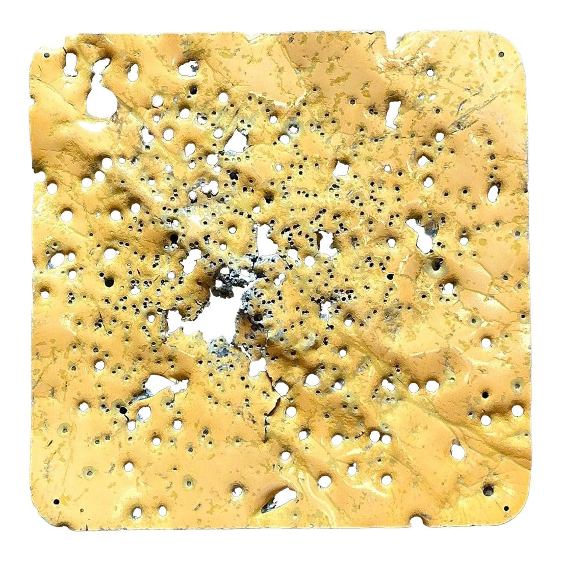 1970s Vintage Boho Metal Wall Sculpture Yellow Abstract Art: 1970s Vintage Boho Metal Wall Sculpture Yellow Abstract Art Discover a unique vintage pierced metal wall sculpture from the 1970s, showcasing an industrial yet bohemian aesthetic. This captivating art