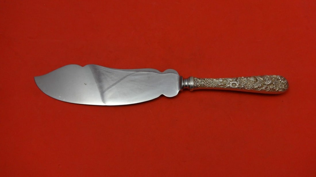 Kirk Repousse Sterling Silver Ice Cream Slice 10 3/4" Notched Shoulders (1 of 1)