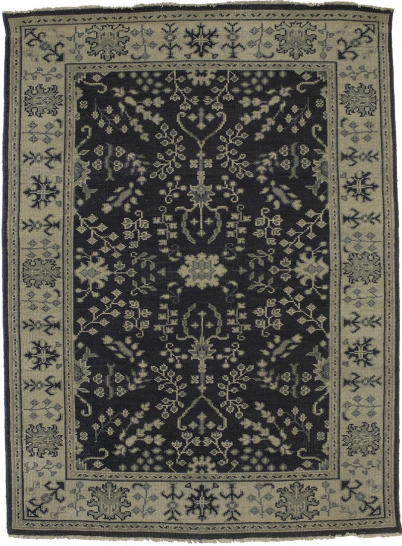 5'1 x 6'11 Hand-Knotted Charcoal Floral Wool Rug Modern Transitional Style: 5'1 x 6'11 Hand-Knotted Charcoal Floral Wool Rug Modern Transitional Style Enhance your space with this elegant 5'1" x 6'11" Charcoal Oriental Rug, featuring a stunning floral pattern in muted tones o