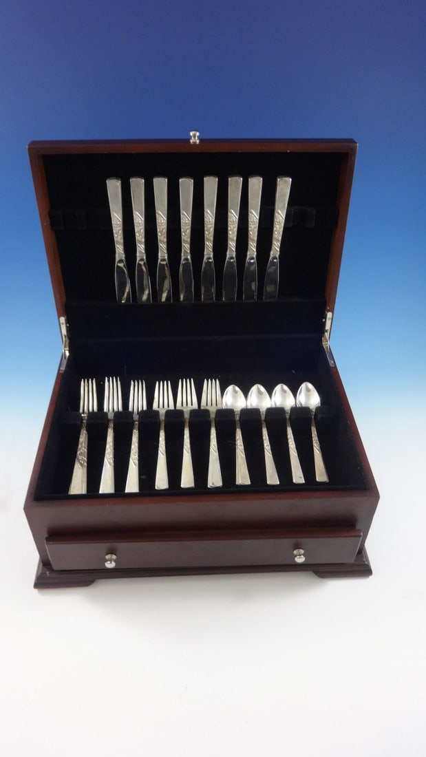Stieff Rose Motif Sterling Silver Flatware Set 32 Pieces for 8 (1 of 4)