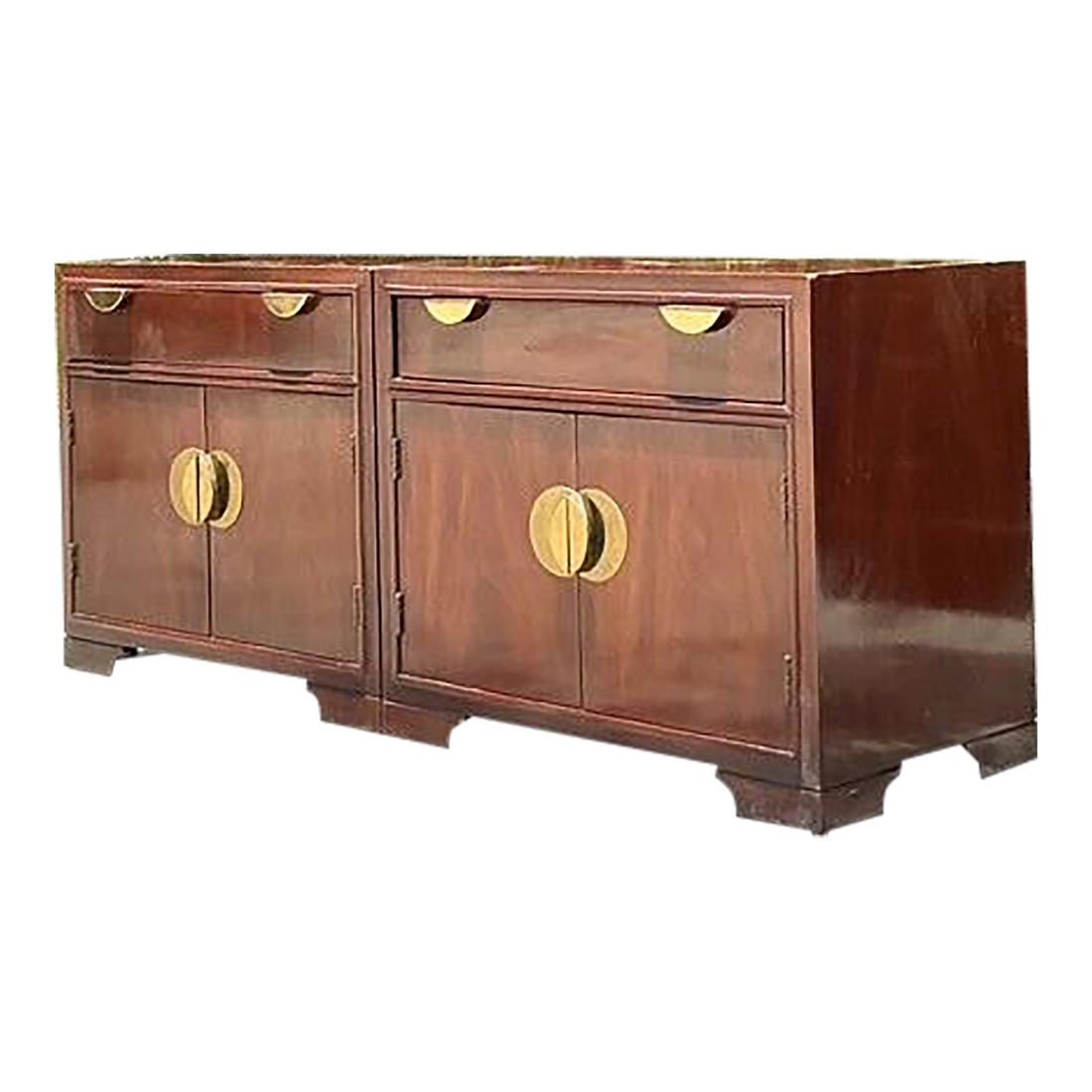 Vintage Brass Medallion Nightstands Pair Mid-Century Chinoiserie Style: Vintage Brass Medallion Nightstands Pair Mid-Century Chinoiserie Style Transform your bedroom or living space with this stunning pair of Vintage Brass Medallion Nightstands. These nightstands seamless