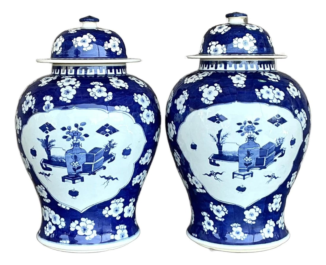 Elegant Pair of Vintage Asian Blue and White Ginger Jars (1 of 10)
