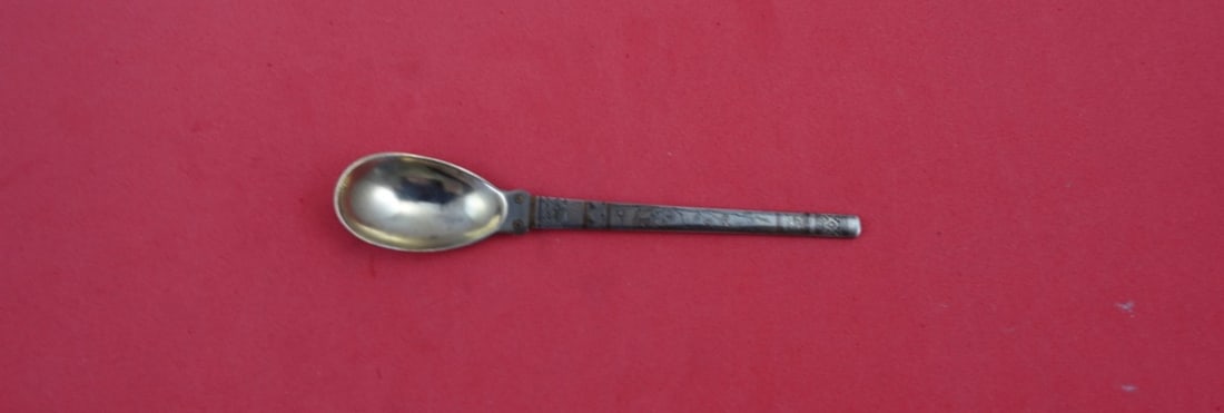 Tiffany & Co Mokume Sterling Silver Egg Spoon with Vermeil 4.5": Tiffany & Co Mokume Sterling Silver Egg Spoon with Vermeil 4.5" This exquisite Mokume egg spoon by Tiffany & Co. showcases the perfect blend of elegance and craftsmanship. Made from high-quality sterl