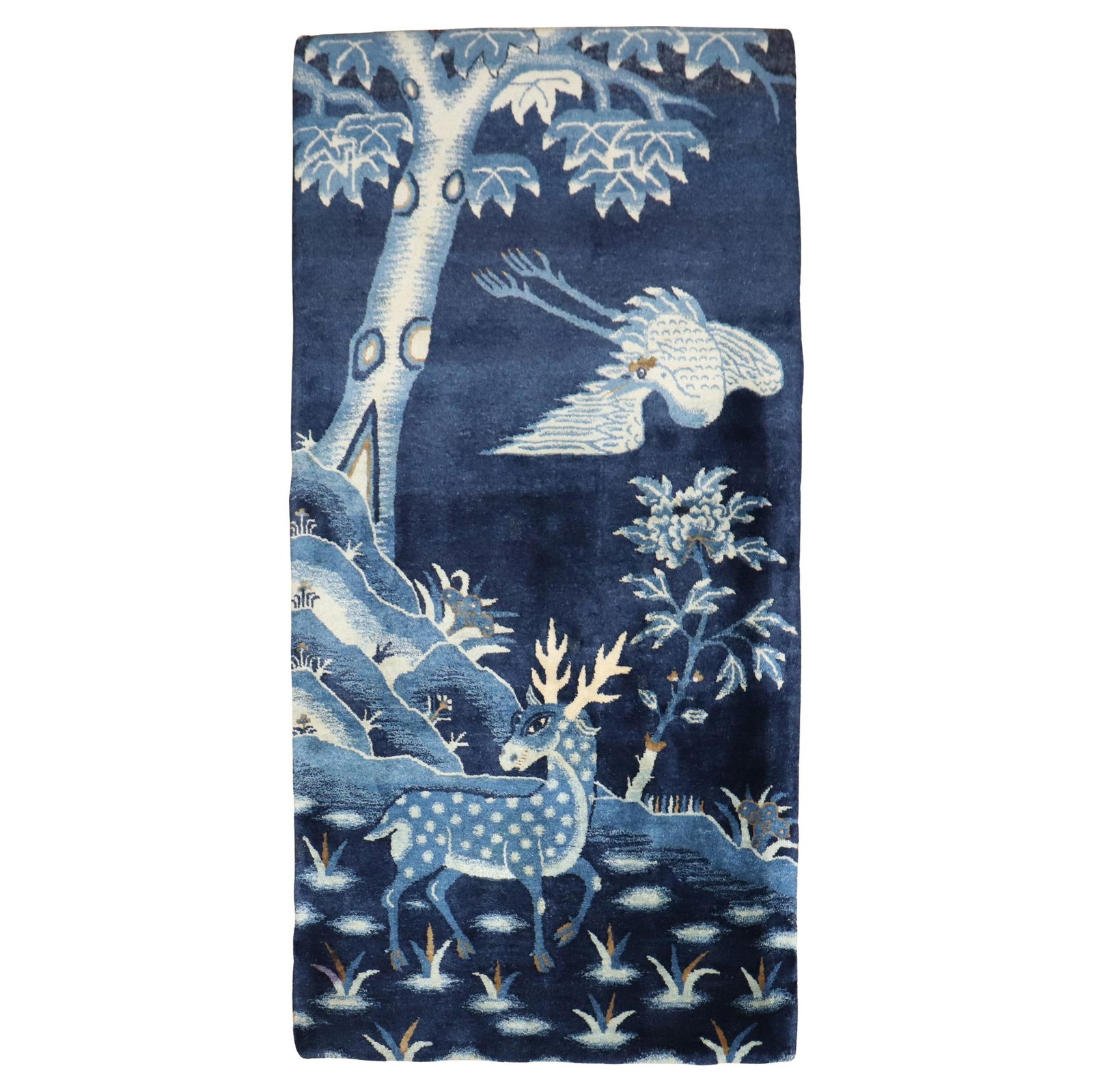 Blue Chinese Pictorial Animal Rug Mid-20th Century Hand-Woven Wool: Blue Chinese Pictorial Animal Rug Mid-20th Century Hand-Woven Wool Discover the exquisite charm of this mid-20th century Chinese Export rug, beautifully hand-woven from high-quality wool. This pictori