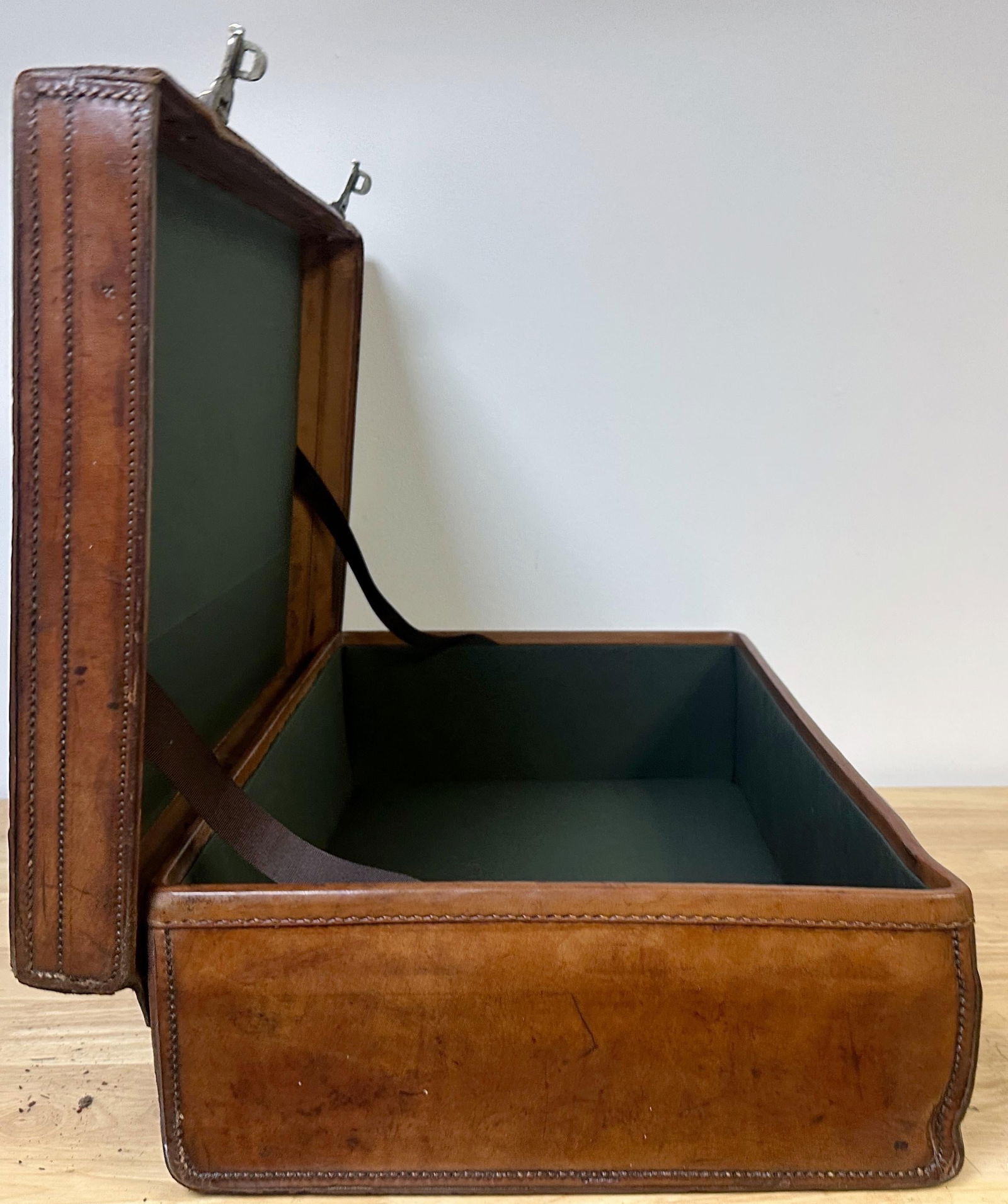 Edwardian Leather Brass Suitcase by Army & Navy CSL London 1910 - 11