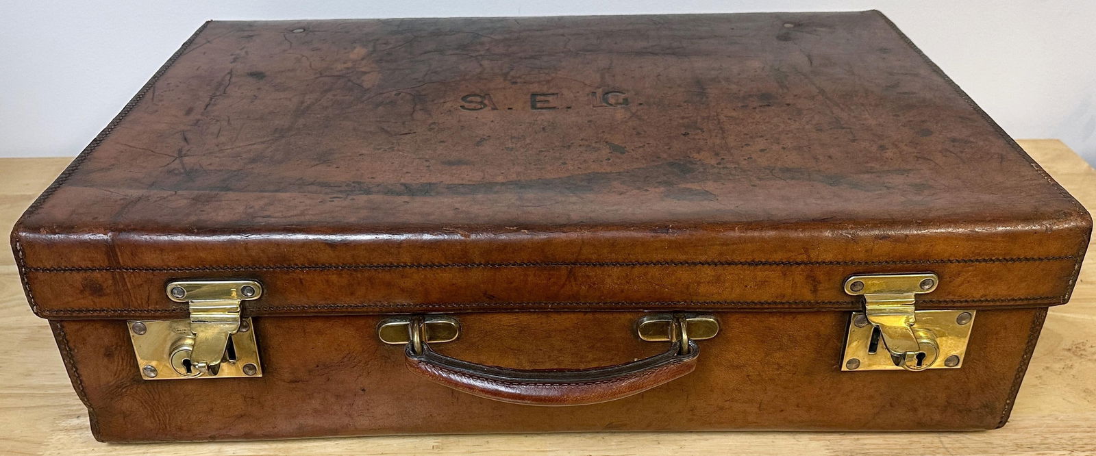 Edwardian Leather Brass Suitcase by Army & Navy CSL London 1910 - 4