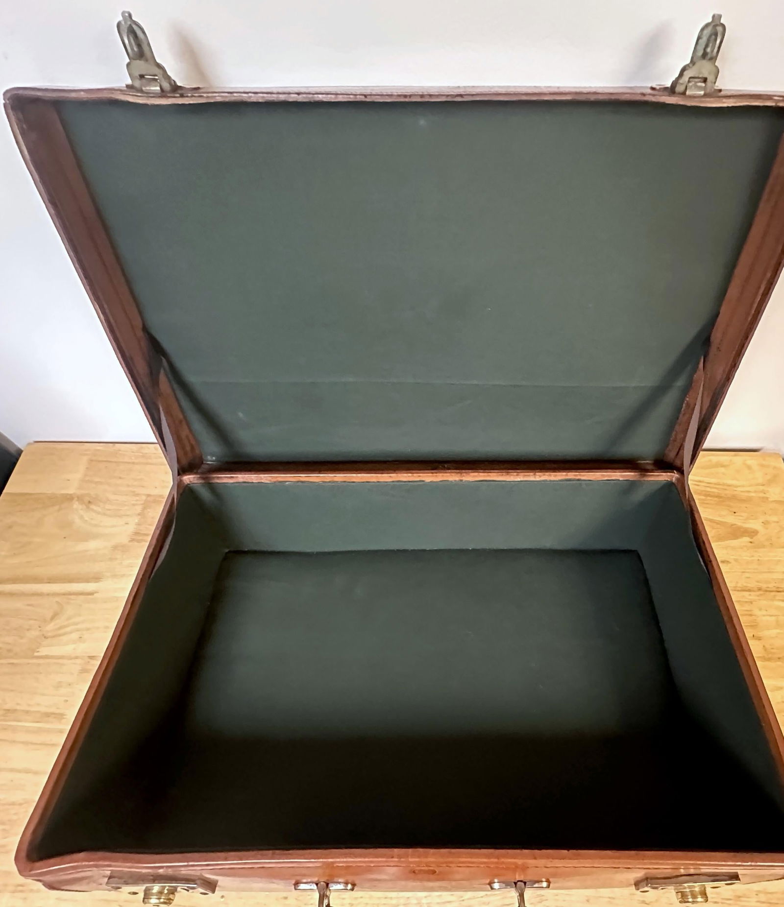 Edwardian Leather Brass Suitcase by Army & Navy CSL London 1910 - 5
