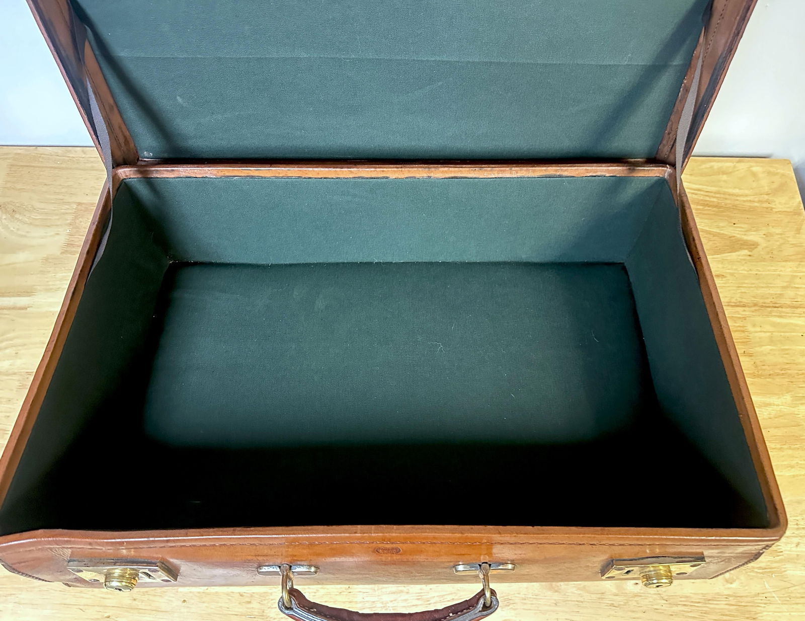 Edwardian Leather Brass Suitcase by Army & Navy CSL London 1910 - 6