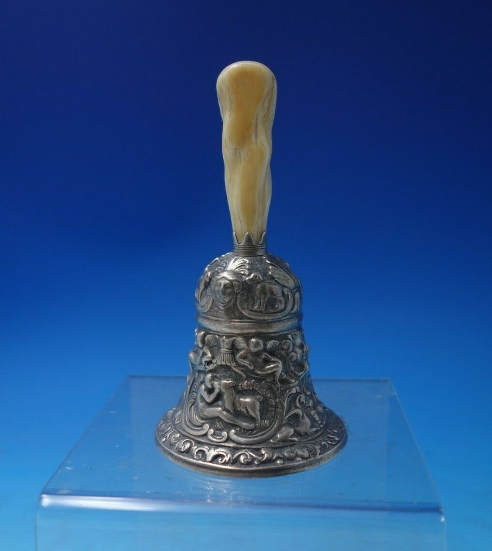 Gorham Florentine Silverplate Dinner Bell with Faux Ivory Handle: Gorham Florentine Silverplate Dinner Bell with Faux Ivory Handle This exquisite Florentine dinner bell by Gorham showcases a beautiful silverplate composition with a stylish faux ivory handle. Crafted