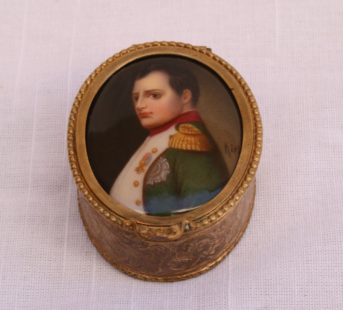 19th Century Dore Bronze Hand Painted Napoleon Box by Kiel: 19th Century Dore Bronze Hand Painted Napoleon Box by Kiel This exquisite late 19th century French box features a hand-painted portrait of Napoleon, crafted in dore bronze and signed by the artist 'Ki