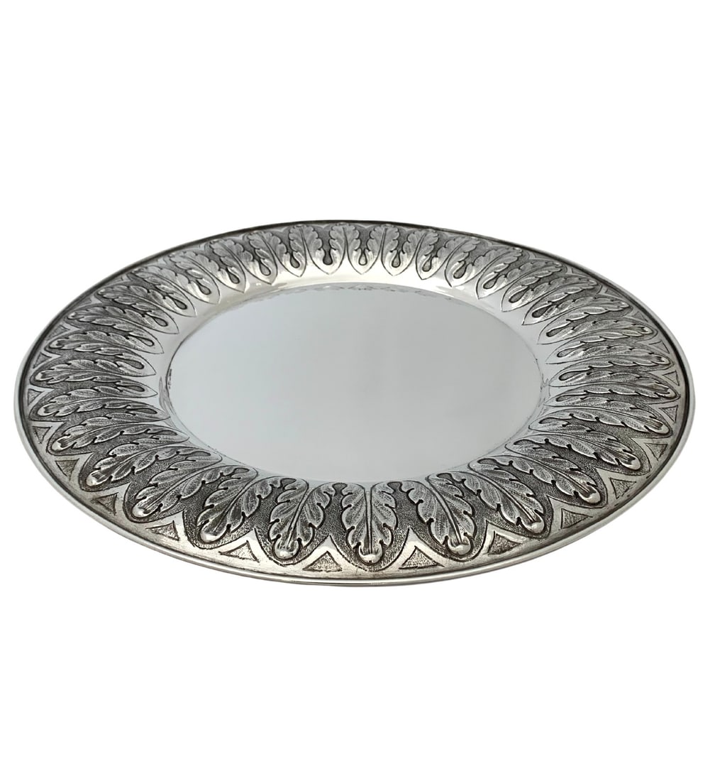 Italian 925 Sterling Silver Round Tray with Leaf Applique 16.75 Inch: Italian 925 Sterling Silver Round Tray with Leaf Applique 16.75 Inch This exquisite round tray is crafted from fine Italian 925 sterling silver, showcasing a combination of matte and shiny finishes. T