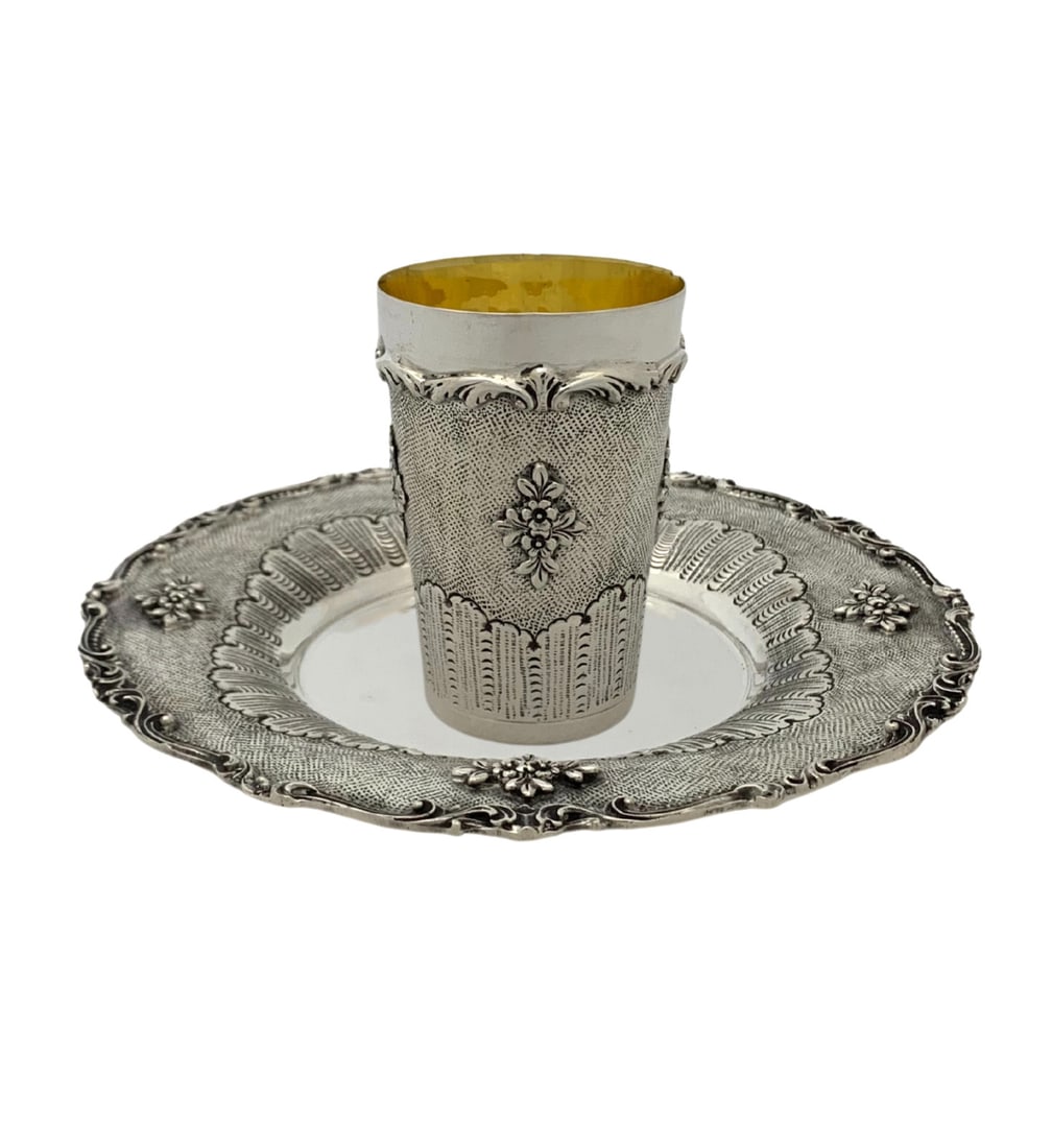 Handmade 925 Sterling Silver Floral Applique Cup and Tray Set: Handmade 925 Sterling Silver Floral Applique Cup and Tray Set This exquisite set features a fine 925 sterling silver cup and tray, beautifully crafted with handmade floral applique designs. The