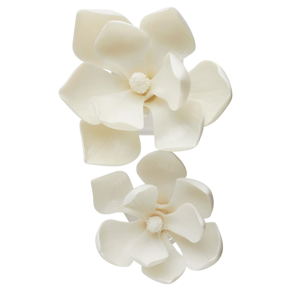 Cyan Contemporary Oleander Sculpture in White Crystal Resin: Cyan Contemporary Oleander Sculpture in White Crystal Resin This contemporary sculpture features a striking oleander design, beautifully encased in a crystal resin vase. With a clean white finish, it