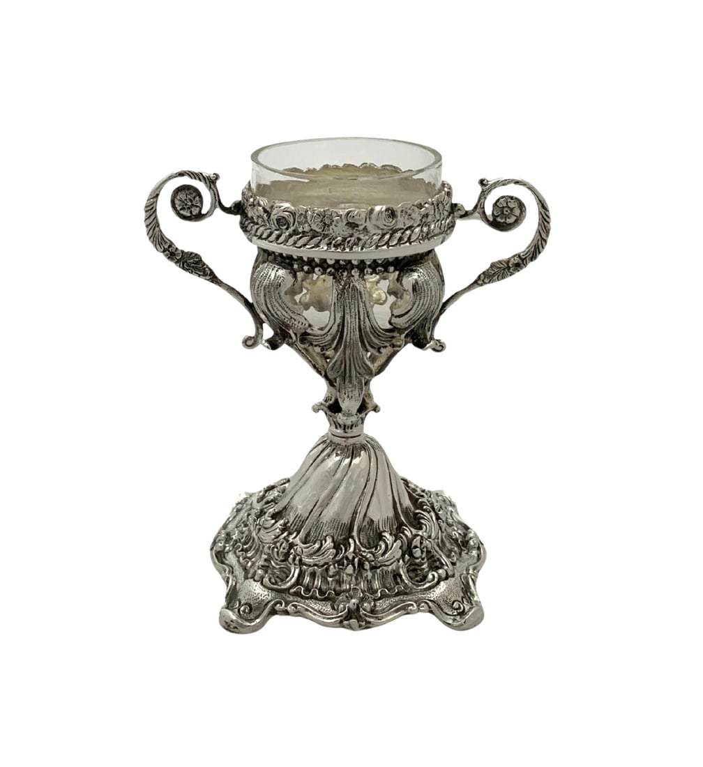 Elegant 925 Sterling Silver Handmade Floral Leaf Salt Holder: Elegant 925 Sterling Silver Handmade Floral Leaf Salt Holder This exquisite tall standing salt holder is crafted from 925 sterling silver, showcasing intricate handmade floral leaf applique designs. T
