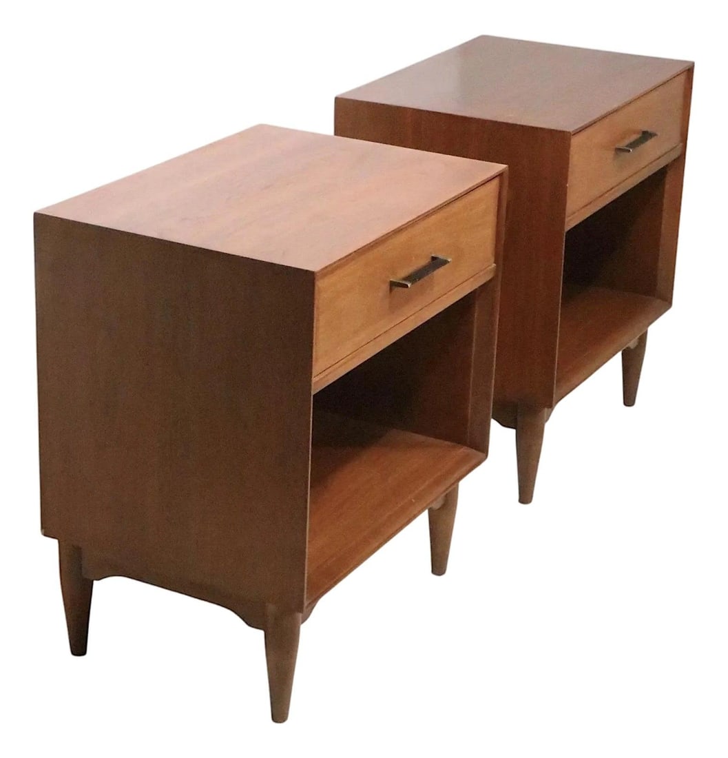 Chic Pair of Mid Century Walnut Nightstands by Ramseur (1 of 10)