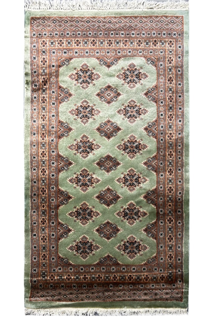 Handcrafted 2.7 x 4.2 Jaldar Bokhara Area Rug in Green Wool: Handcrafted 2.7 x 4.2 Jaldar Bokhara Area Rug in Green Wool Free continental US Shipping Enhance your living space with this exquisite 2.7 x 4.2 Jaldar Bokhara Pattern Area Rug, designed to bring a