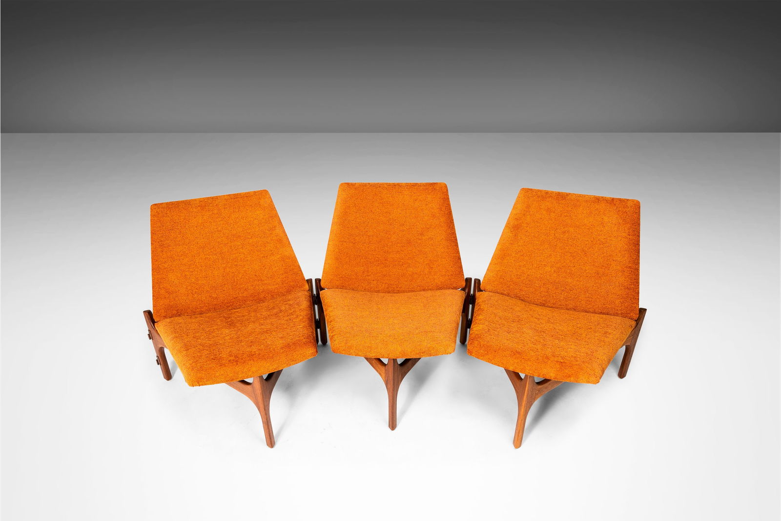 Rare Brown Saltman Triangular Chairs Set of 3 by John Keal 1950s Walnut: Rare Brown Saltman Triangular Chairs Set of 3 by John Keal 1950s Walnut Discover this ultra-rare set of three triangular low profile chairs, designed by the acclaimed John Keal for Brown Saltman, USA